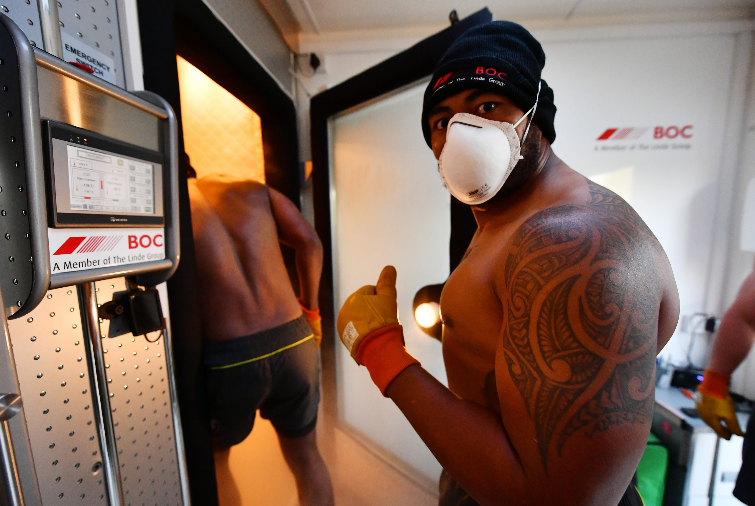 How does a cryochamber work and why are so many athletes using it?