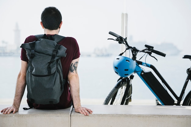 Innovative Gadgets Enhancing the Experience of Urban Cycling