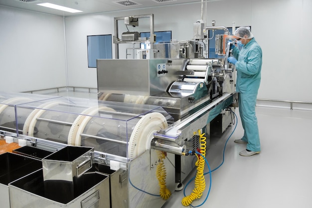 Maximizing Efficiency in Food Manufacturing with Vertical Form Fill Seal Machines