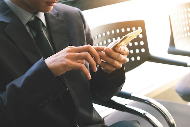 Exploring the Benefits of Direct Cellular Network Communication for Business Notifications
